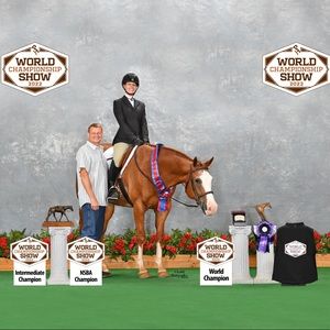 Meet your Posher, Lara